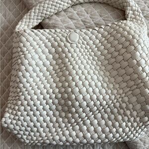 Elegant White Woven Handbag